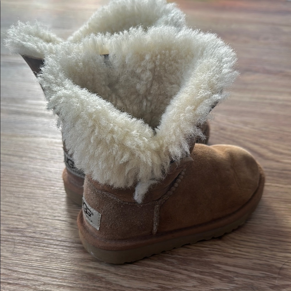UGG Tan Boots with Plush Lining and Suede Exterior